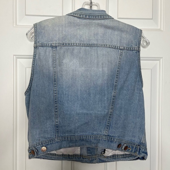 H&M Divided Distressed Denim Vest 14 - Picture 7 of 14